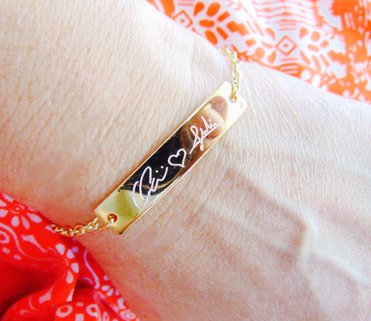 Personalized Engraved nameplate bar bracelet in gold/rose gold/silver