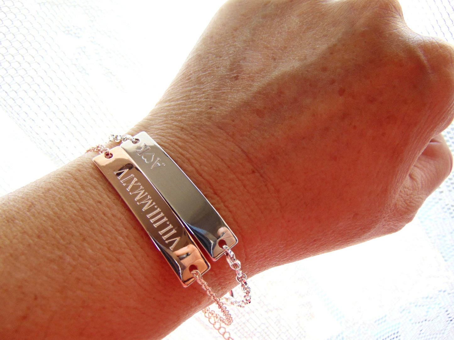 Personalized Engraved nameplate bar bracelet in gold/rose gold/silver