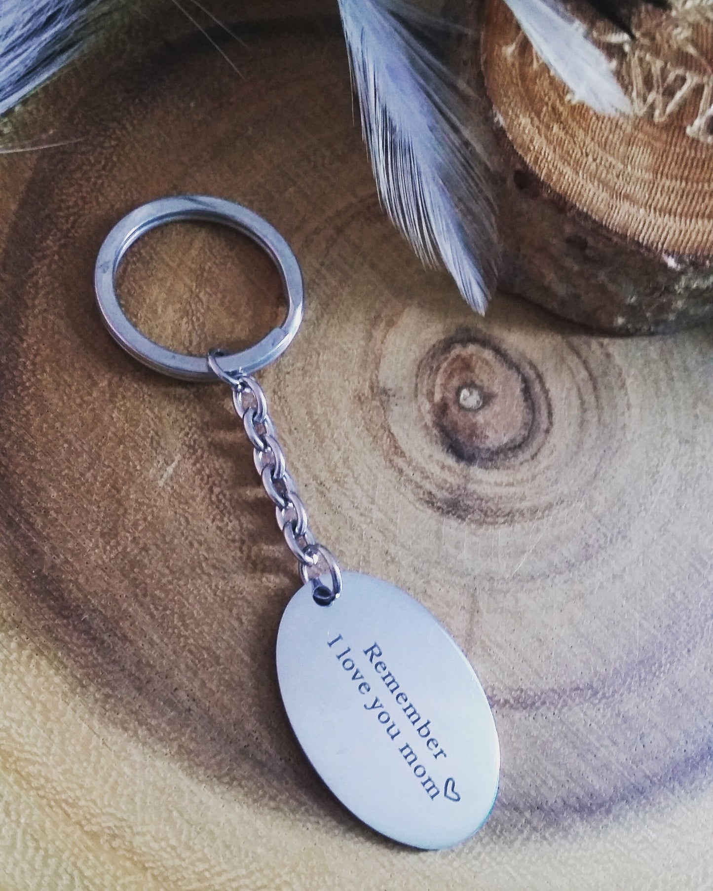 I love you mom - message engraved on keychain in silver