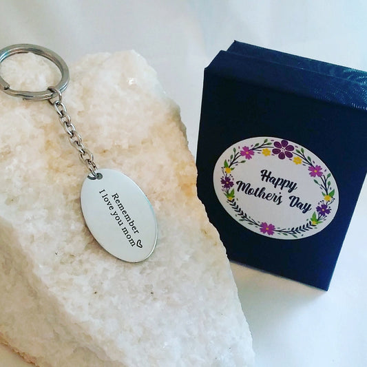 I love you mom - message engraved on keychain in silver