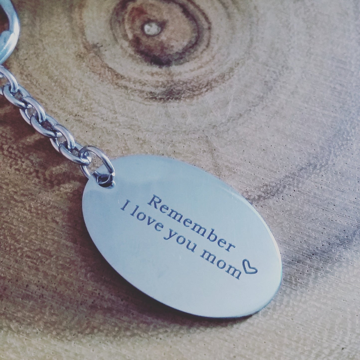 I love you mom - message engraved on keychain in silver