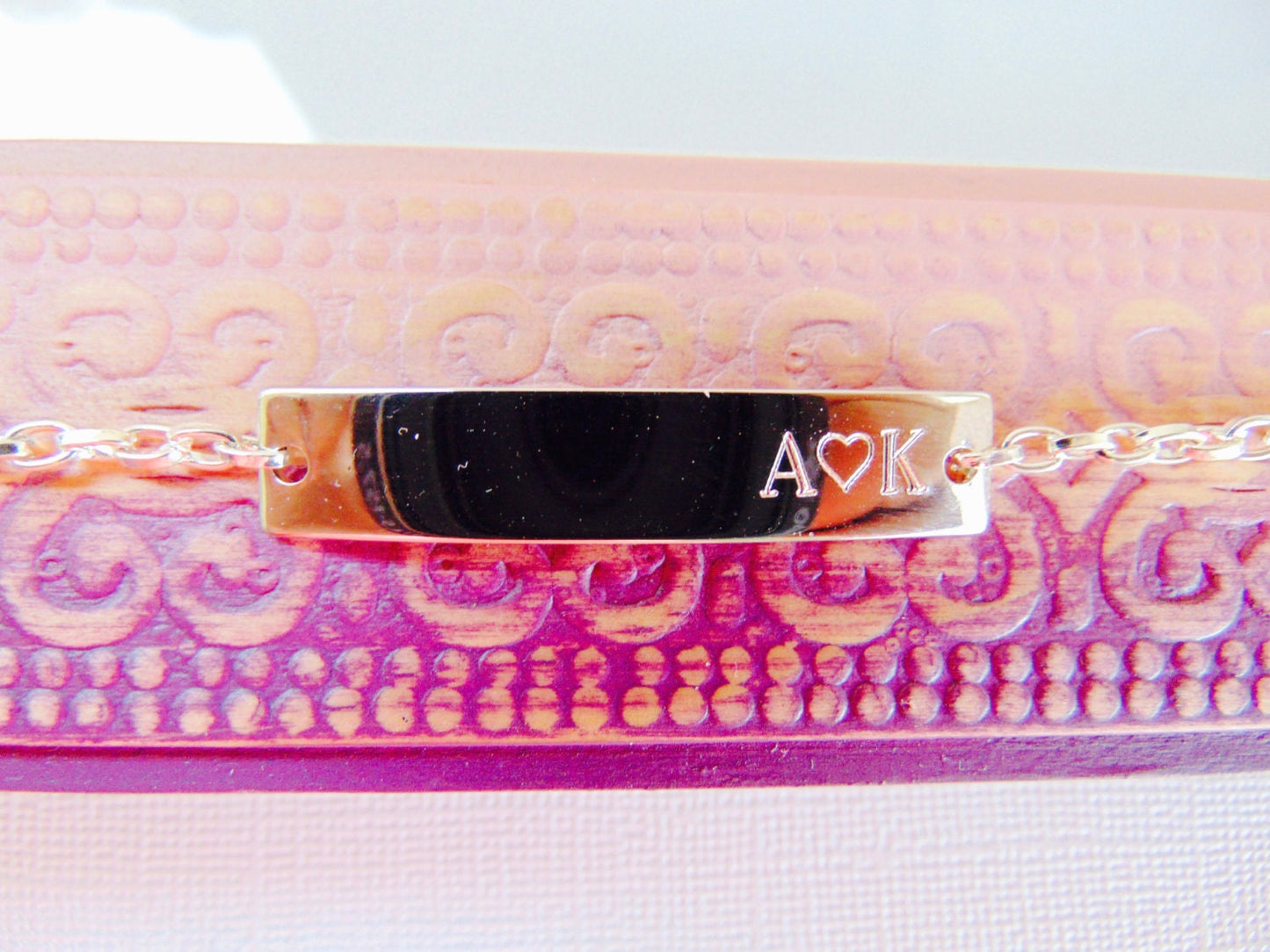 Bracelet de barre de plaque de nom d'or rose, bracelet personnalisé d'amour initial