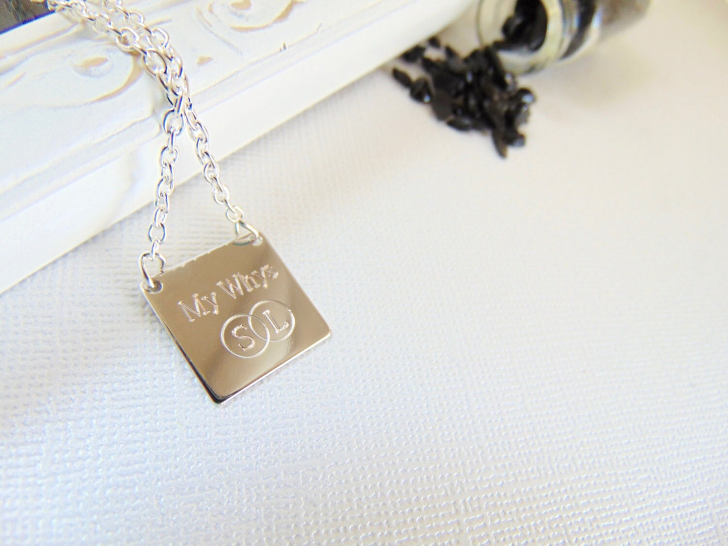 Personalized square pendant necklace in 16K gold/silver/rose gold, Square name plate, engraved Name pendant