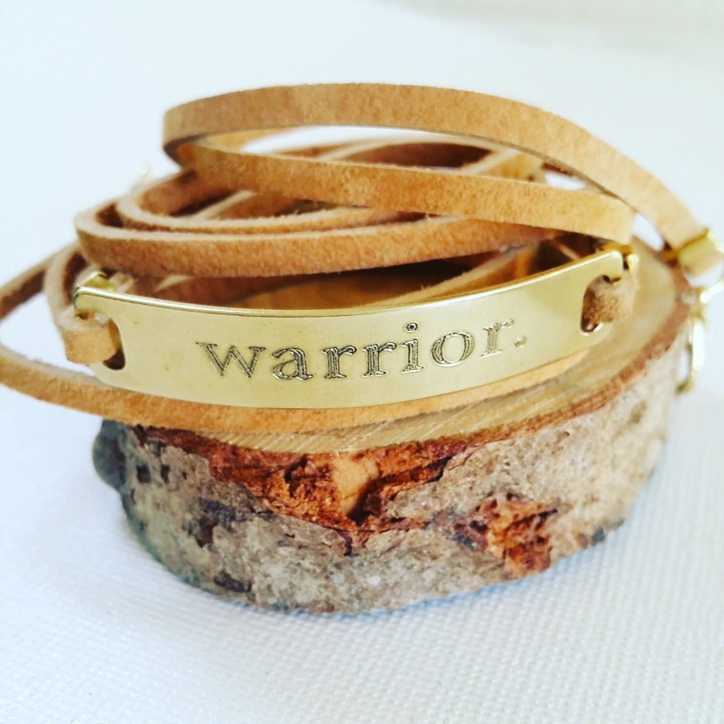 Brazalete de guerrero, brazalete de cuero, brazalete de barra de mensaje inspirador personalizado, joyería de cita motivacional grabada, regalo de sobreviviente.