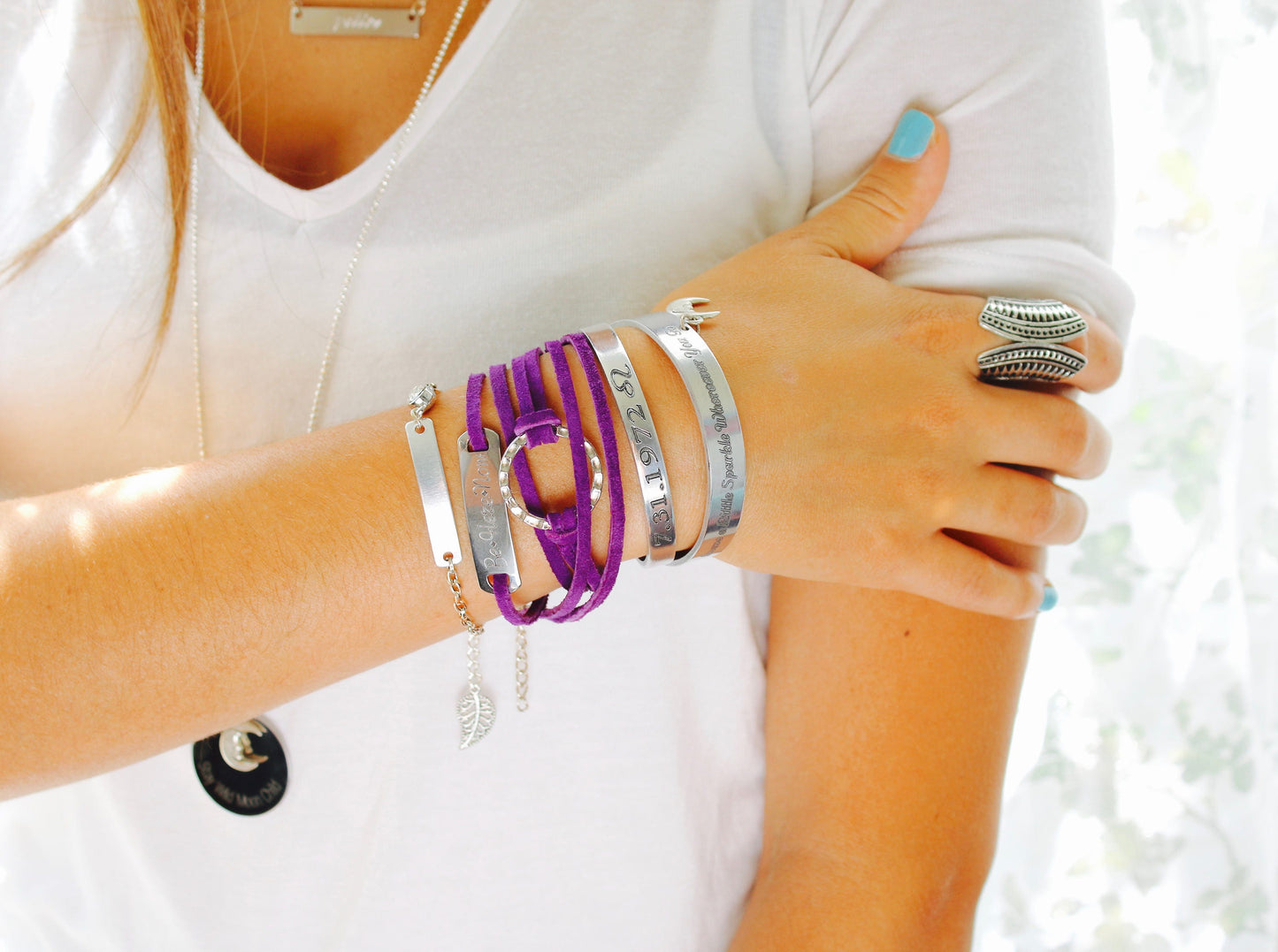 Bracelet en cuir wrap personnalisé en violet/turquoise/Tan