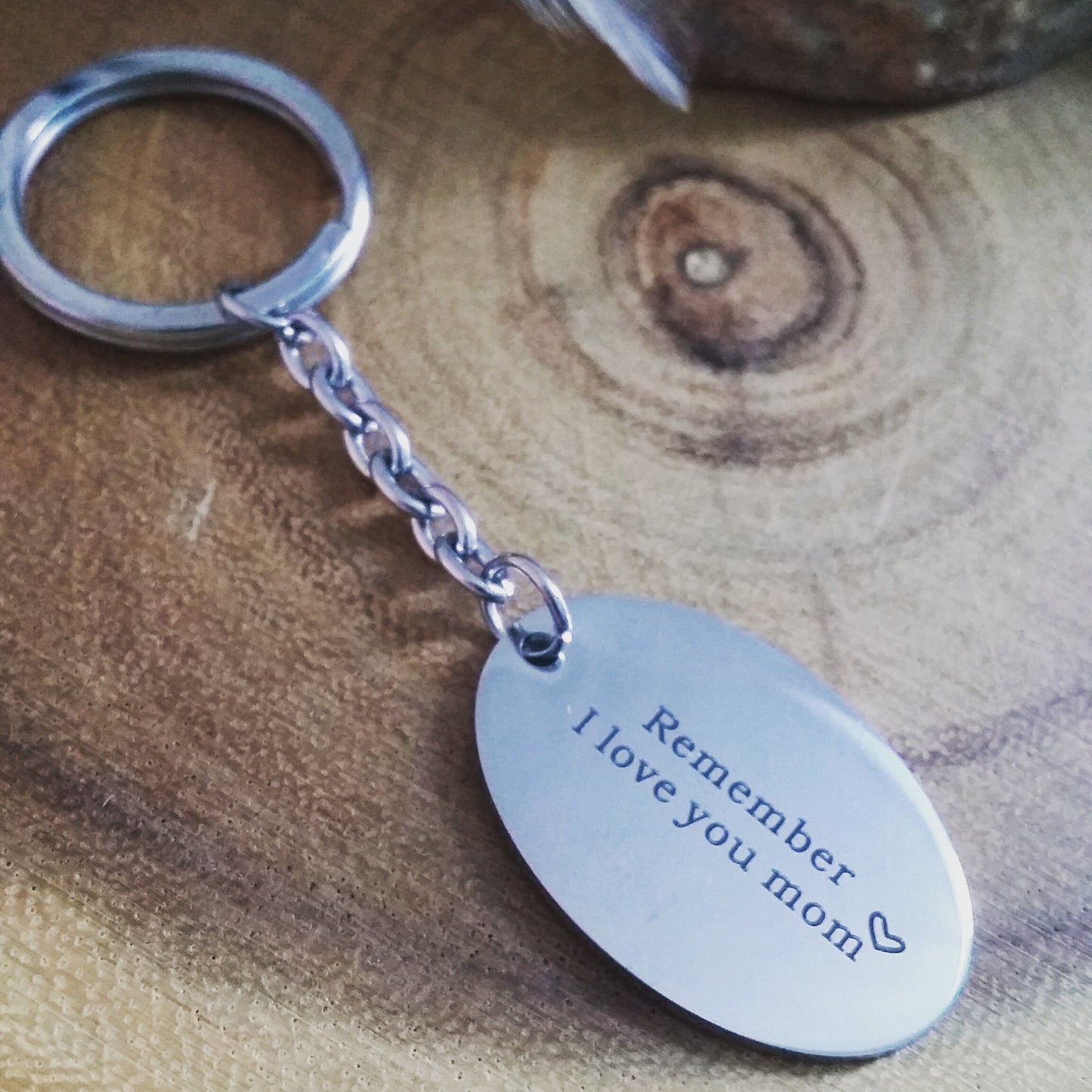 I love you mom - message engraved on keychain in silver