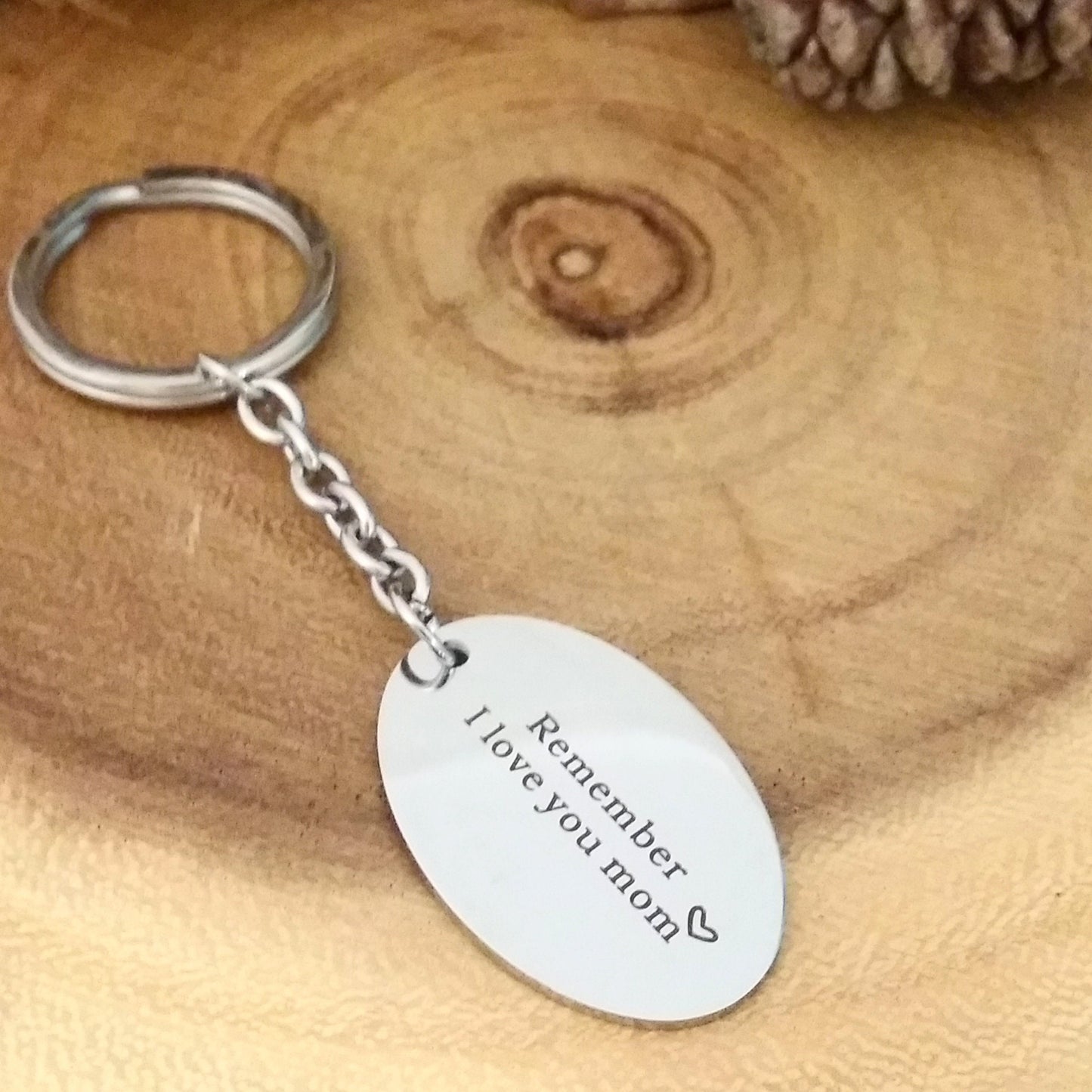 I love you mom - message engraved on keychain in silver