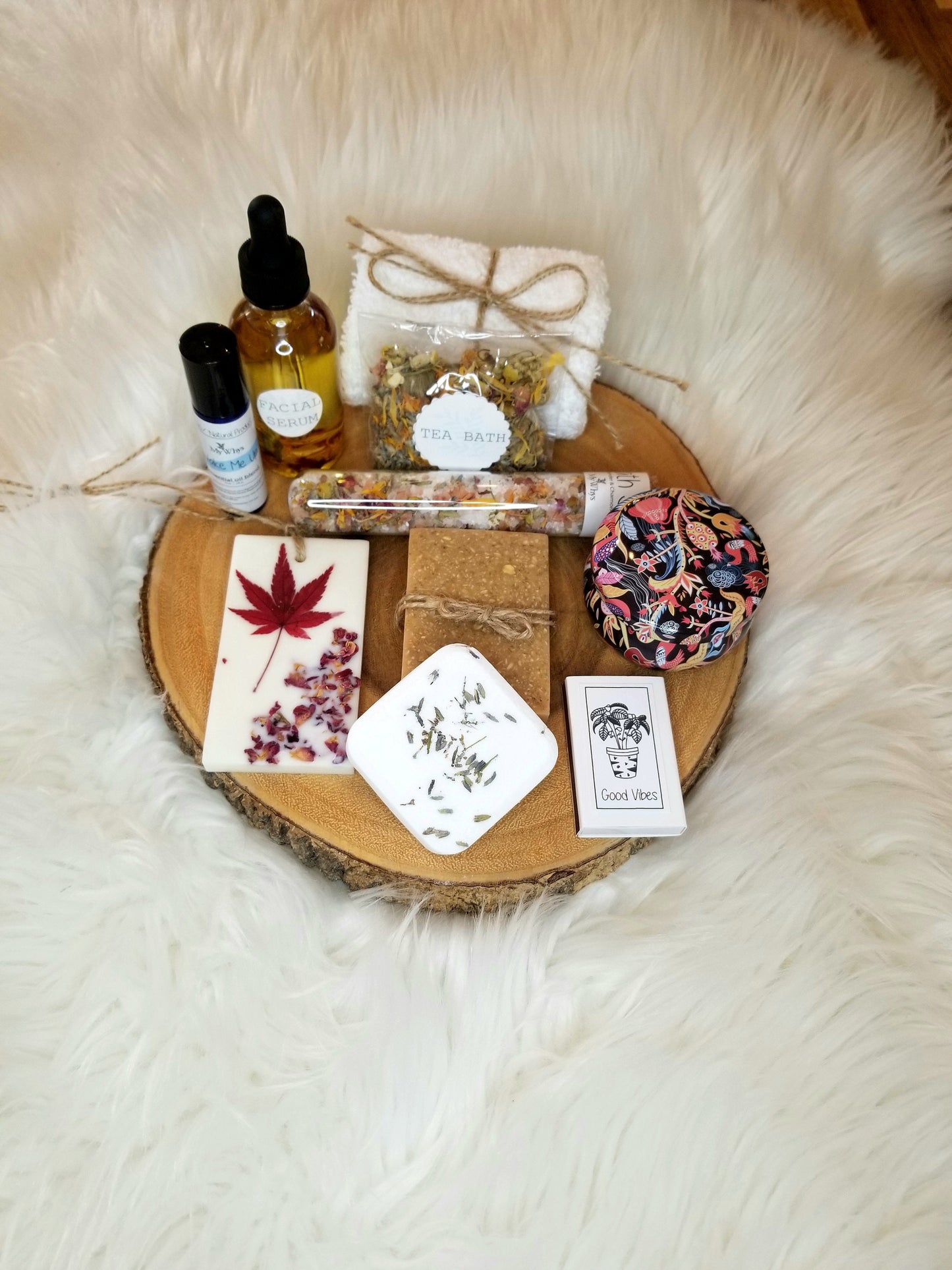 Natural spa bundle, spa gift set, bath and beauty kit.
