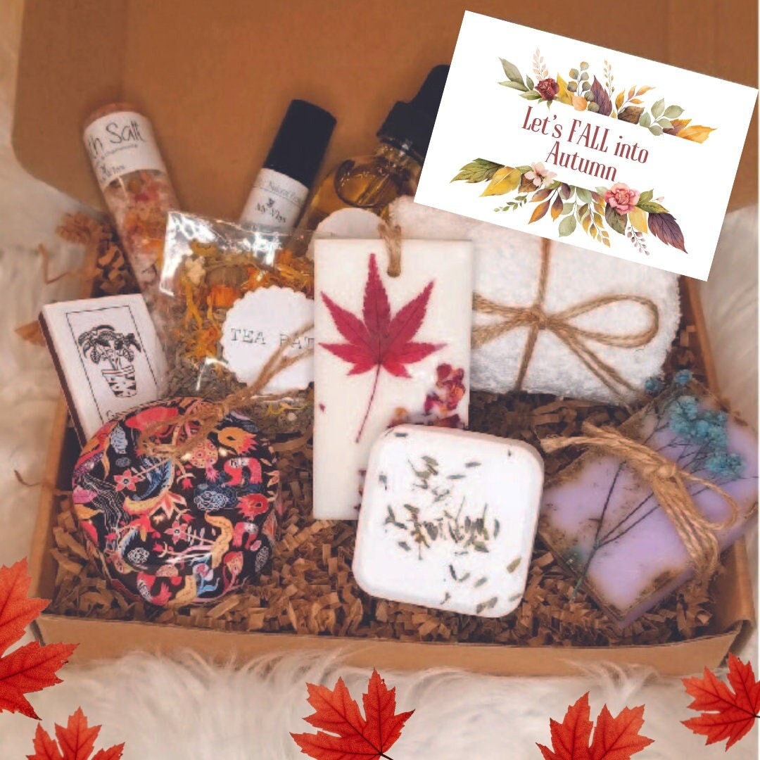 Fall vibe gift box for women, Autumn spa bundle, cozy care package, fall gift set, relaxing spa set, bath and beauty box, holiday gift set.