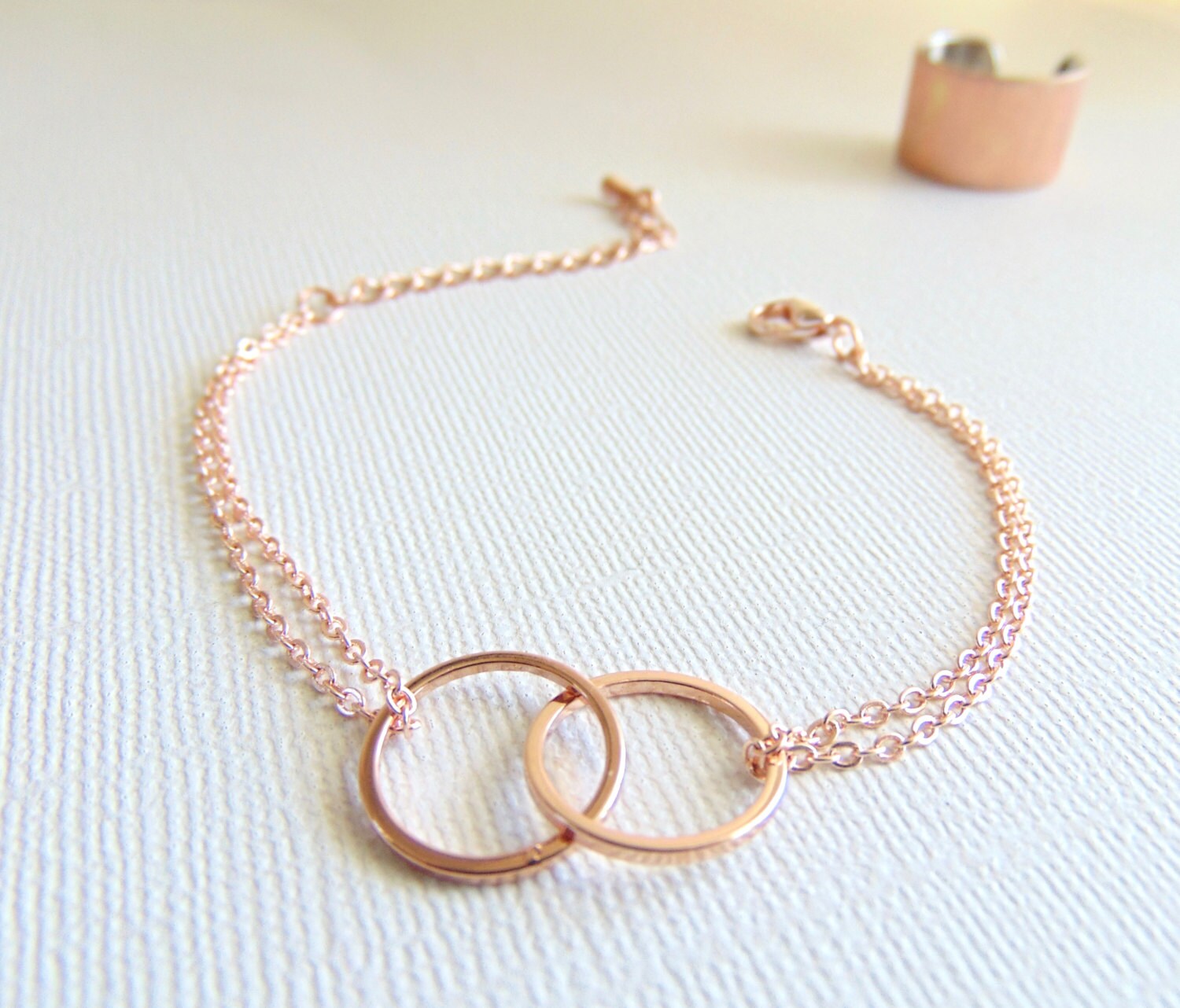 Linked circles Bracelet, Eternity bracelet, Mother daughter bracelet, Dainty jewelry, Mom gift, Lovers gift, interlocking circles
