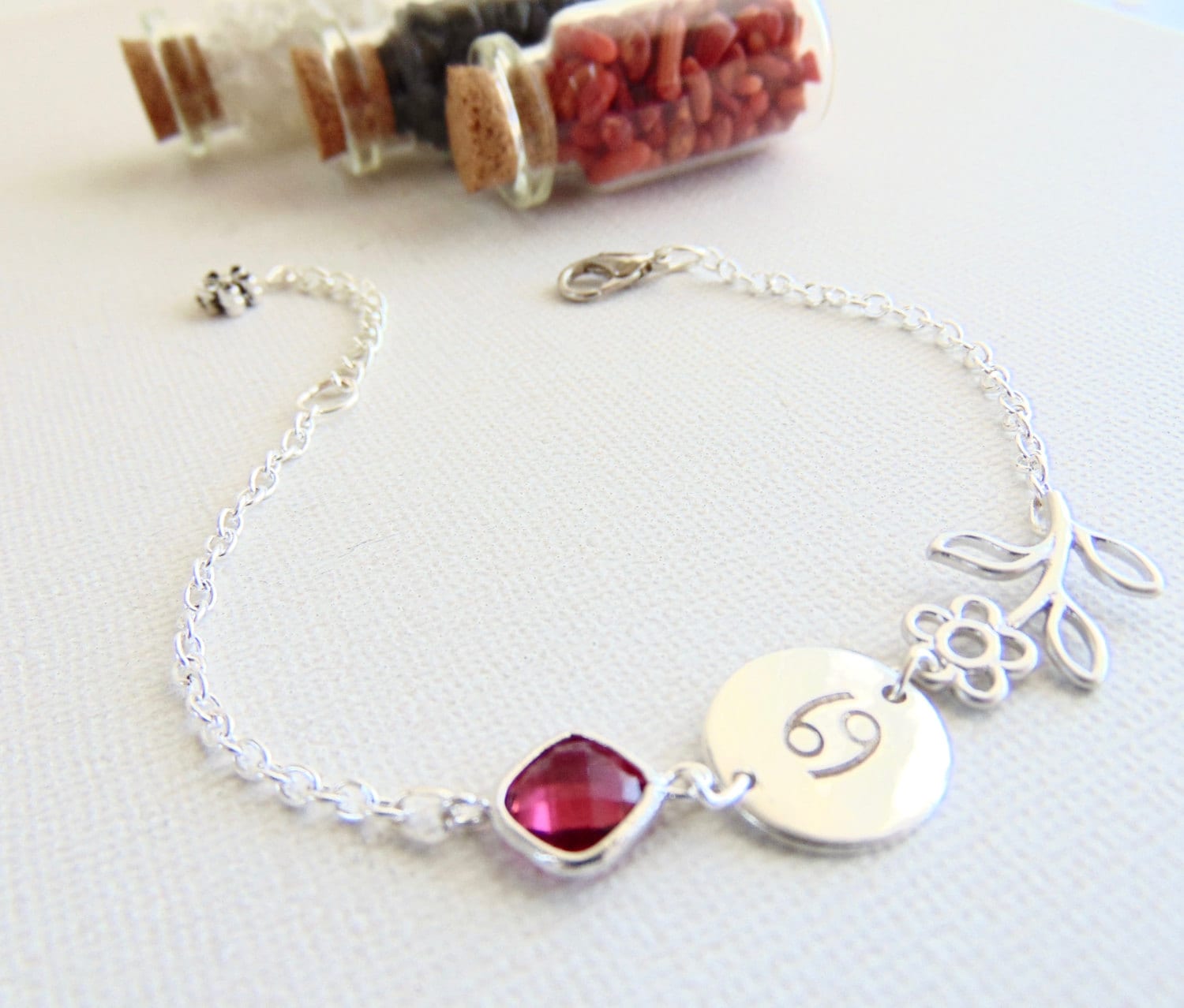 Zodiac bracelet, Libra, Aries, Taurus, Gemini, Cancer, Leo, Virgo, Libra, Scorpio, Sagittarius, Capricorn, Aquarius, Pisces bracelet.