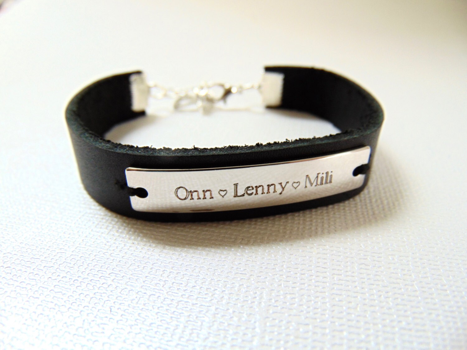 Customized black leather cuff bracelet, engraved message bar bracelet, stamped name plate bracelet, personalized jewelry, unisex gift