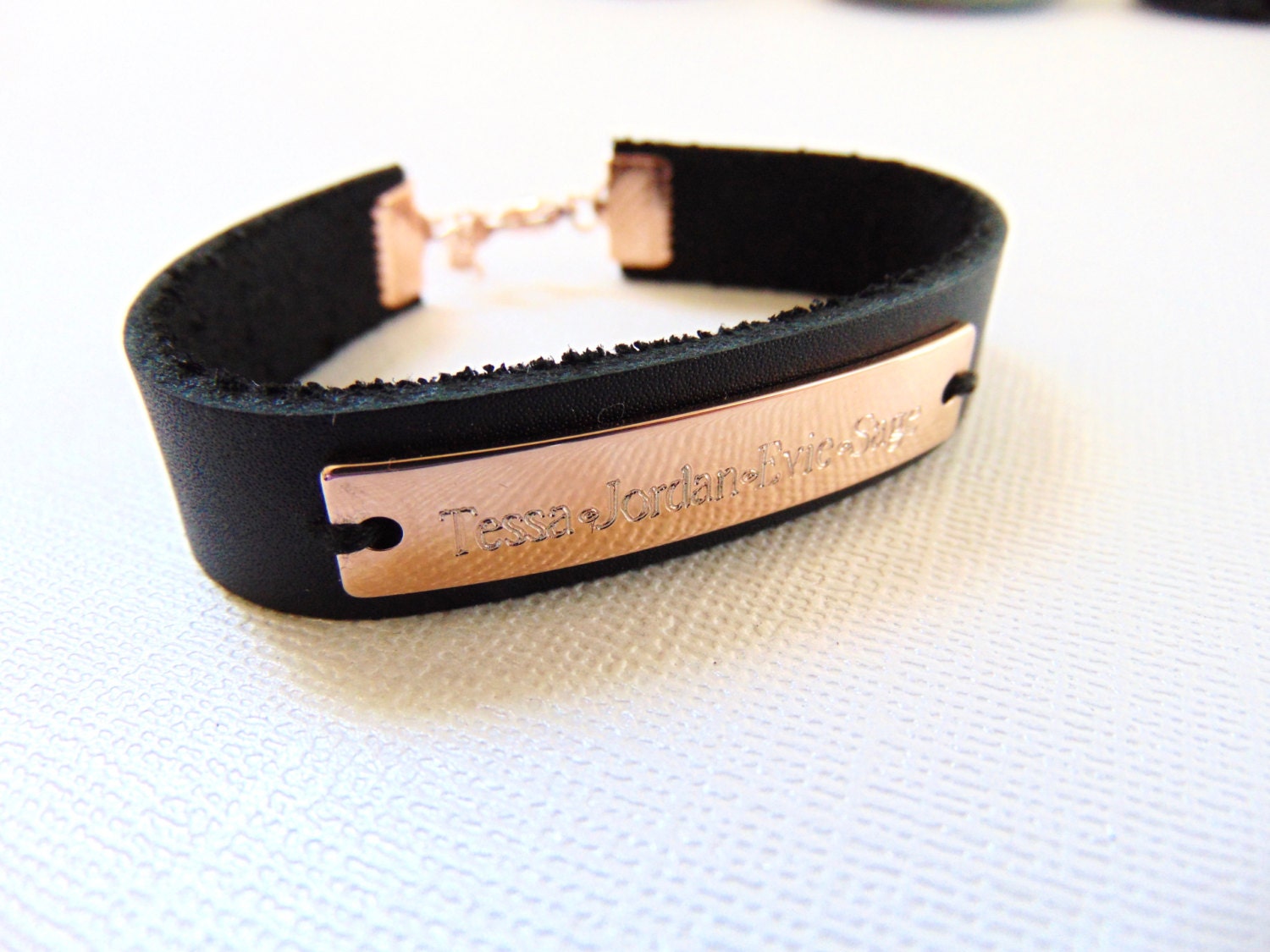 Customized rose gold cuff bracelet, engraved leather bar bracelet, personalized name plate bracelet, gift for mom / Dad, Child name.