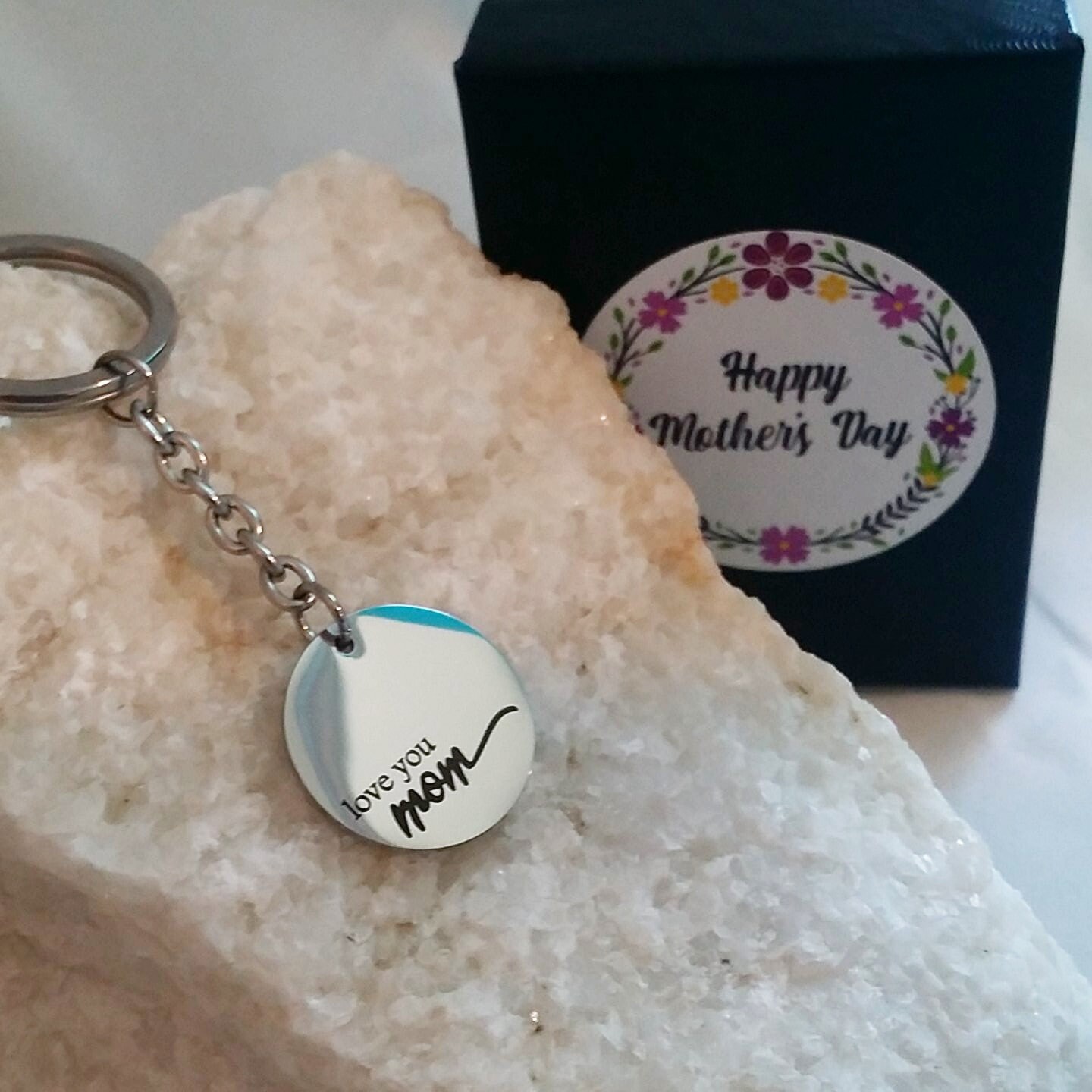 Mothers day gift, Love you mom Engraved key chain, silver key charm with message, key holder plate, gift for mom under 15, Ready to ship.