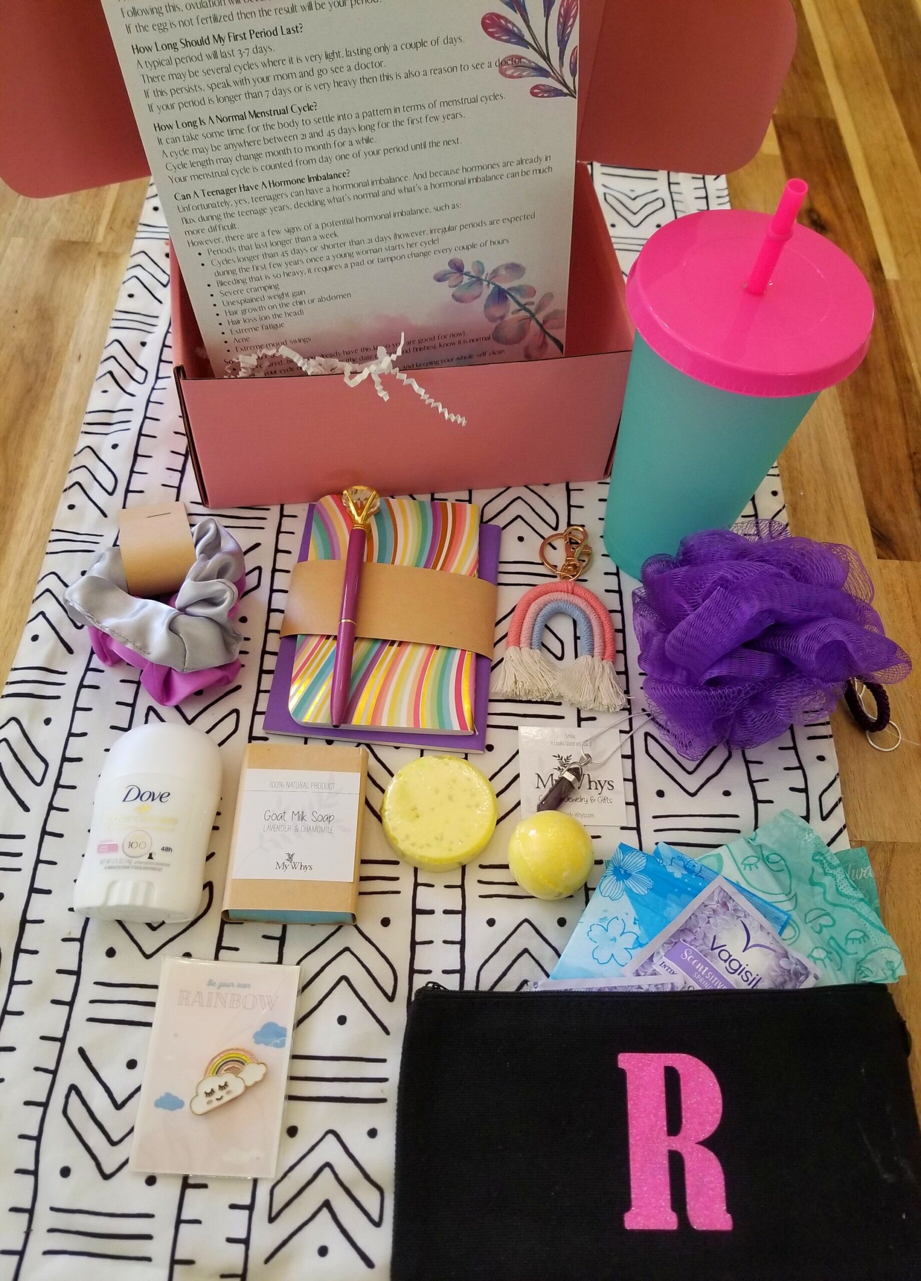 First period gift for teen, first flow tween girl care package, period gift box, period kit for teen, personalized period bag, pink gift set