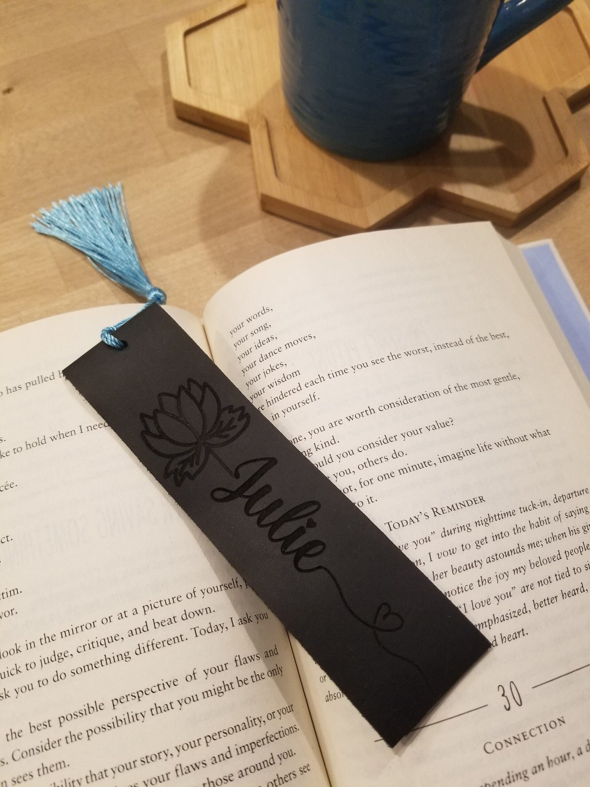 Custom leather bookmark, personalized Birth flower gift, Name bookmark gift for her, birthday gift for book lover,