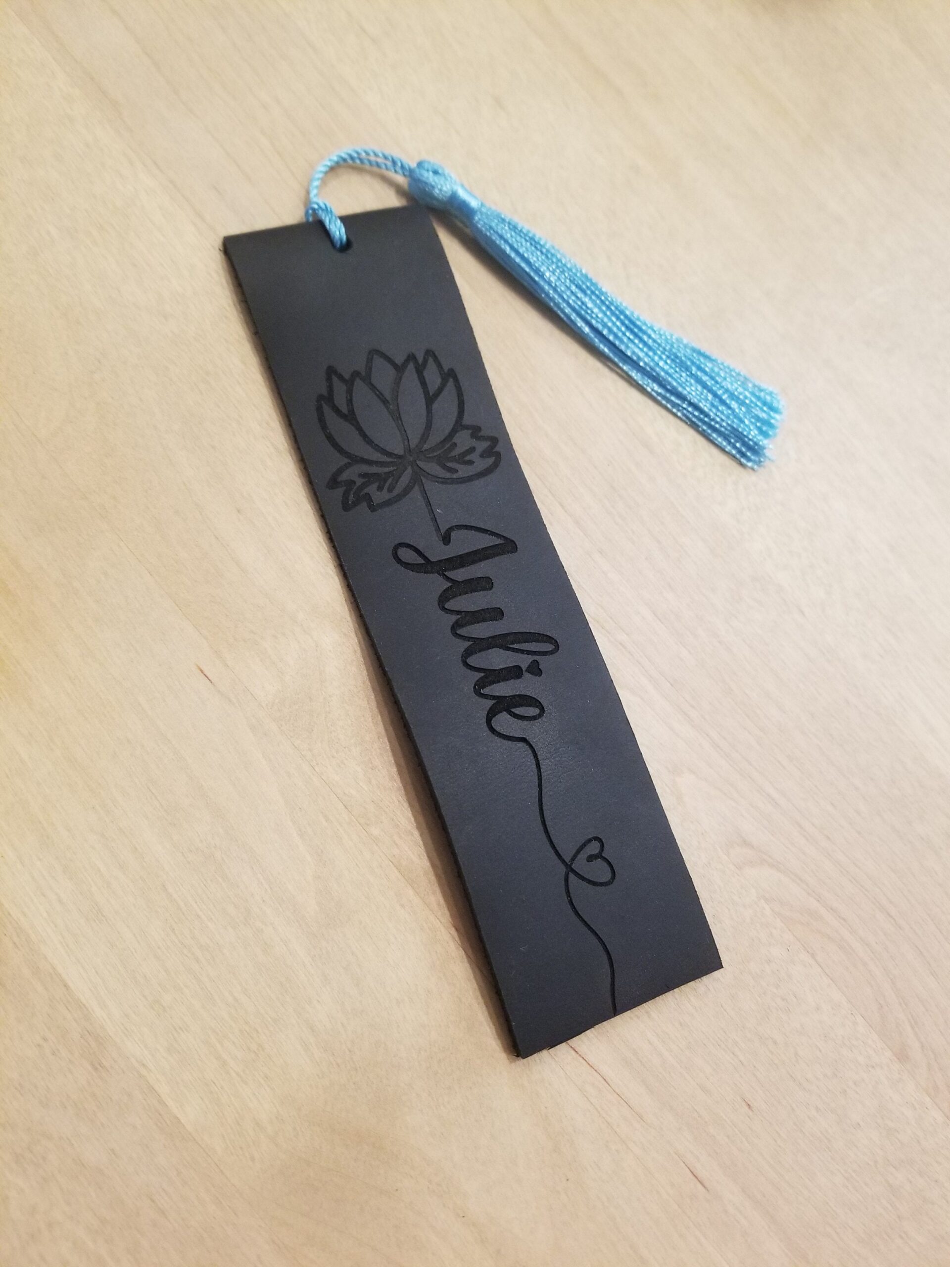 Custom leather bookmark, personalized Birth flower gift, Name bookmark gift for her, birthday gift for book lover,
