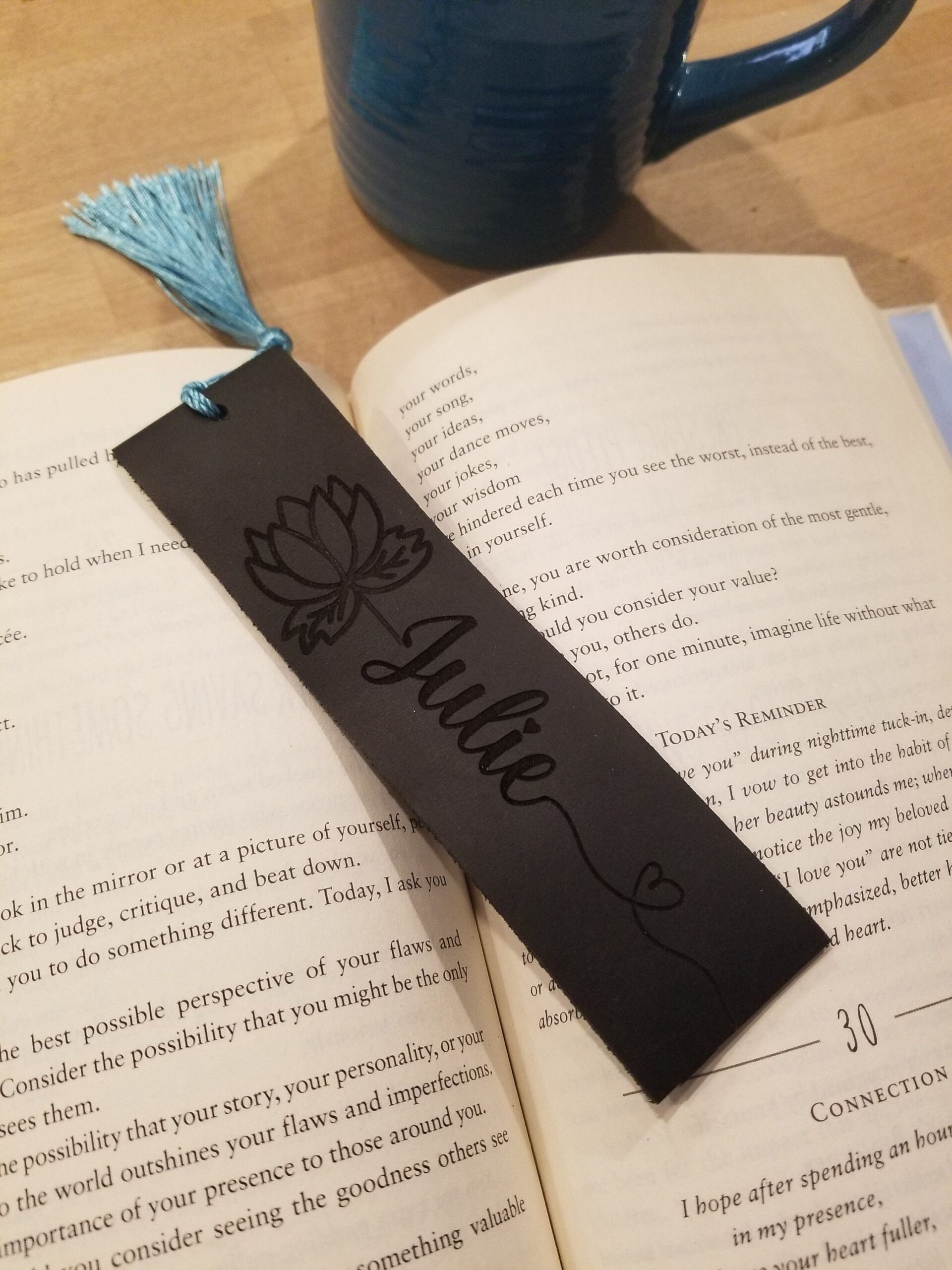 Custom leather bookmark, personalized Birth flower gift, Name bookmark gift for her, birthday gift for book lover,