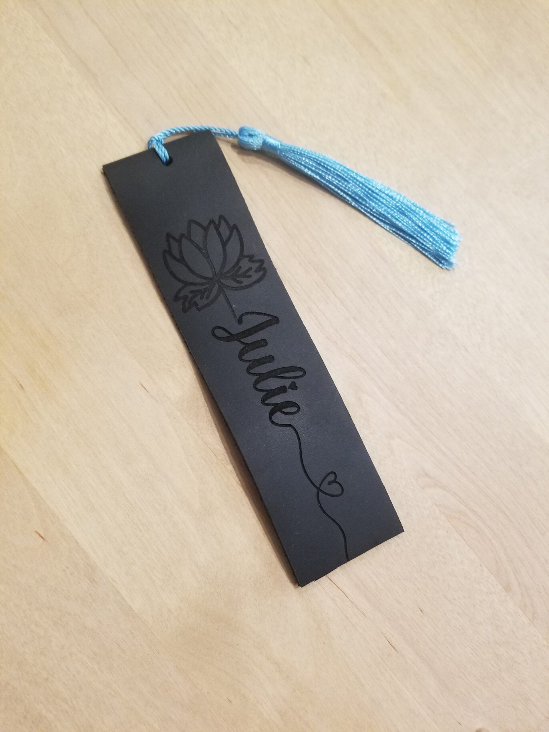 Custom leather bookmark, personalized Birth flower gift, Name bookmark gift for her, birthday gift for book lover,