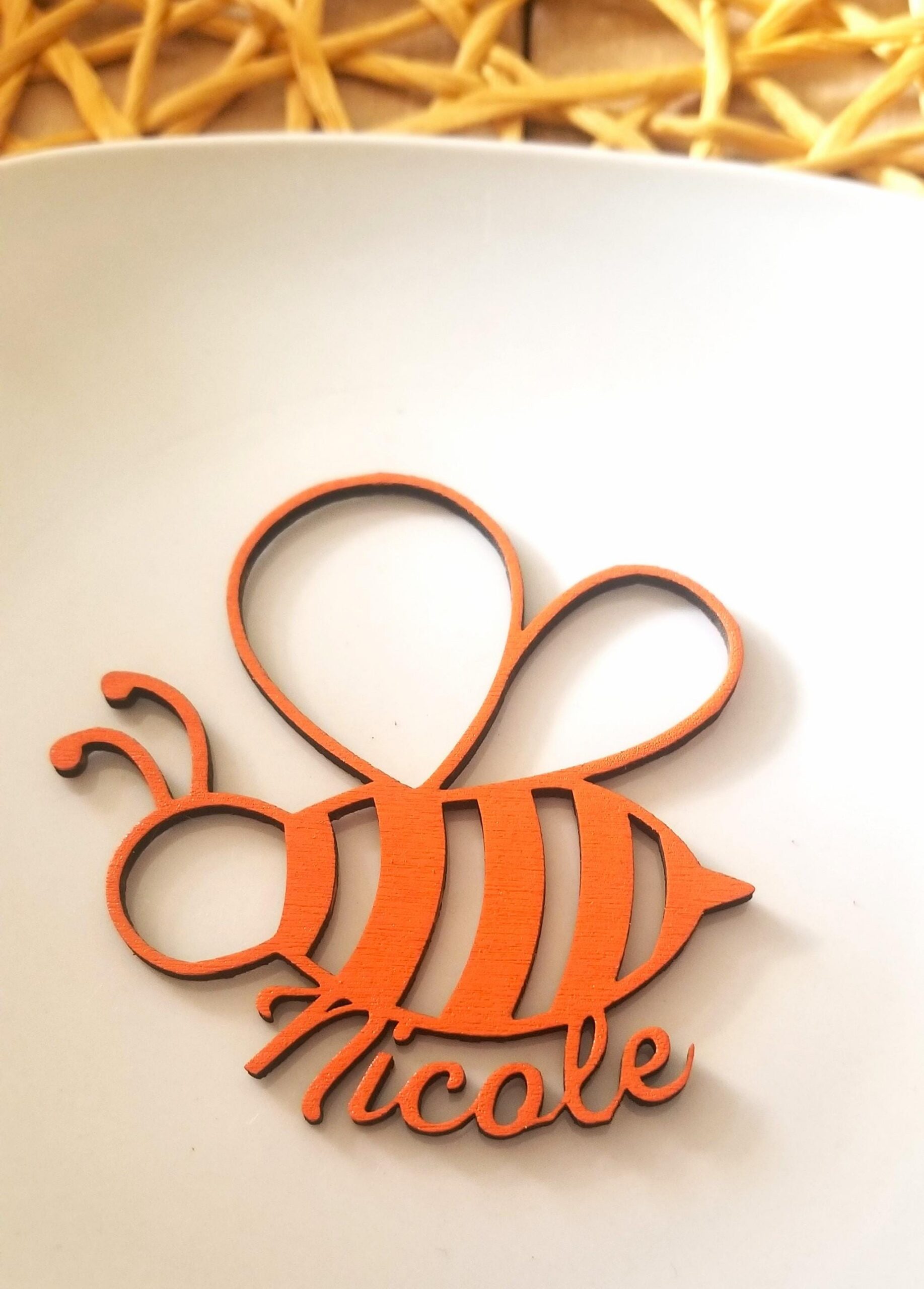 Custom Honey Bee place card for Rosh Hashanah, personalized table decoration, Jewish new year holiday dinner setting decor, cutout Gift tag