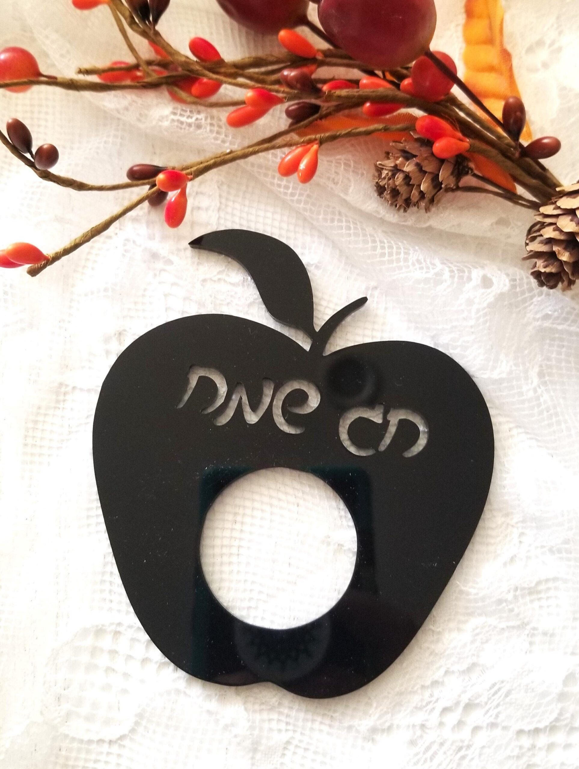 Rosh Hashana napkin rings, personalized table decoration, Jewish new year holiday table decor, Shana Tova Apple dinner setting decor