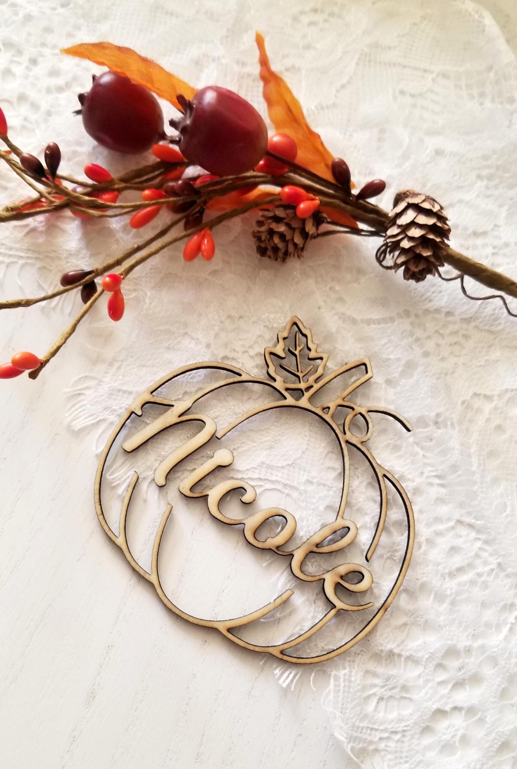 Custom Pumpkin Name Card, Wood Place Card, Work Holiday Party, Thanksgiving Table setting, Hosting decor Favors, Friendsgiving dinner