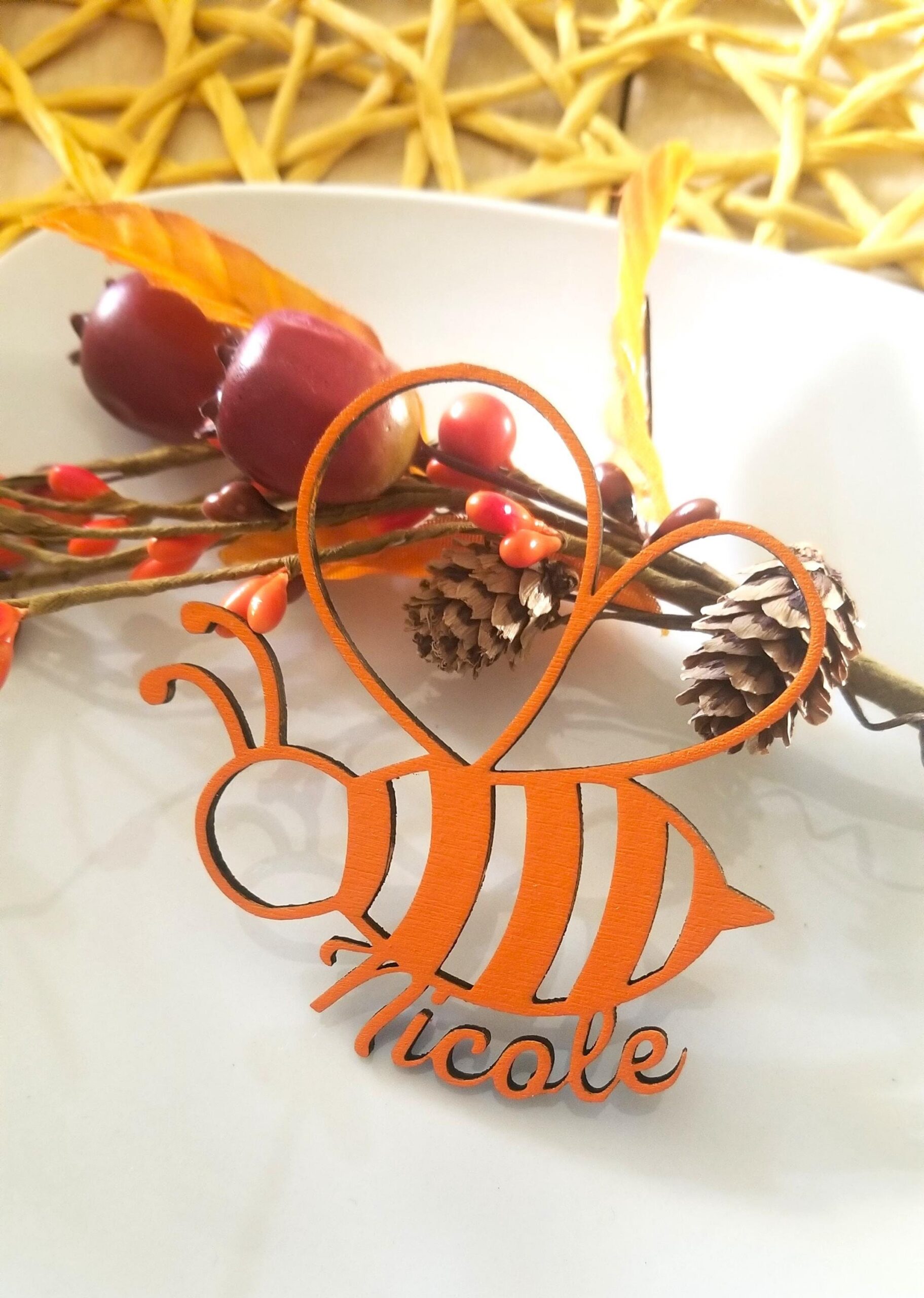 Personalized Honey Bee place card for Rosh Hashanah, Custom table decoration, Jewish new year holiday dinner setting decor, cutout Gift tag