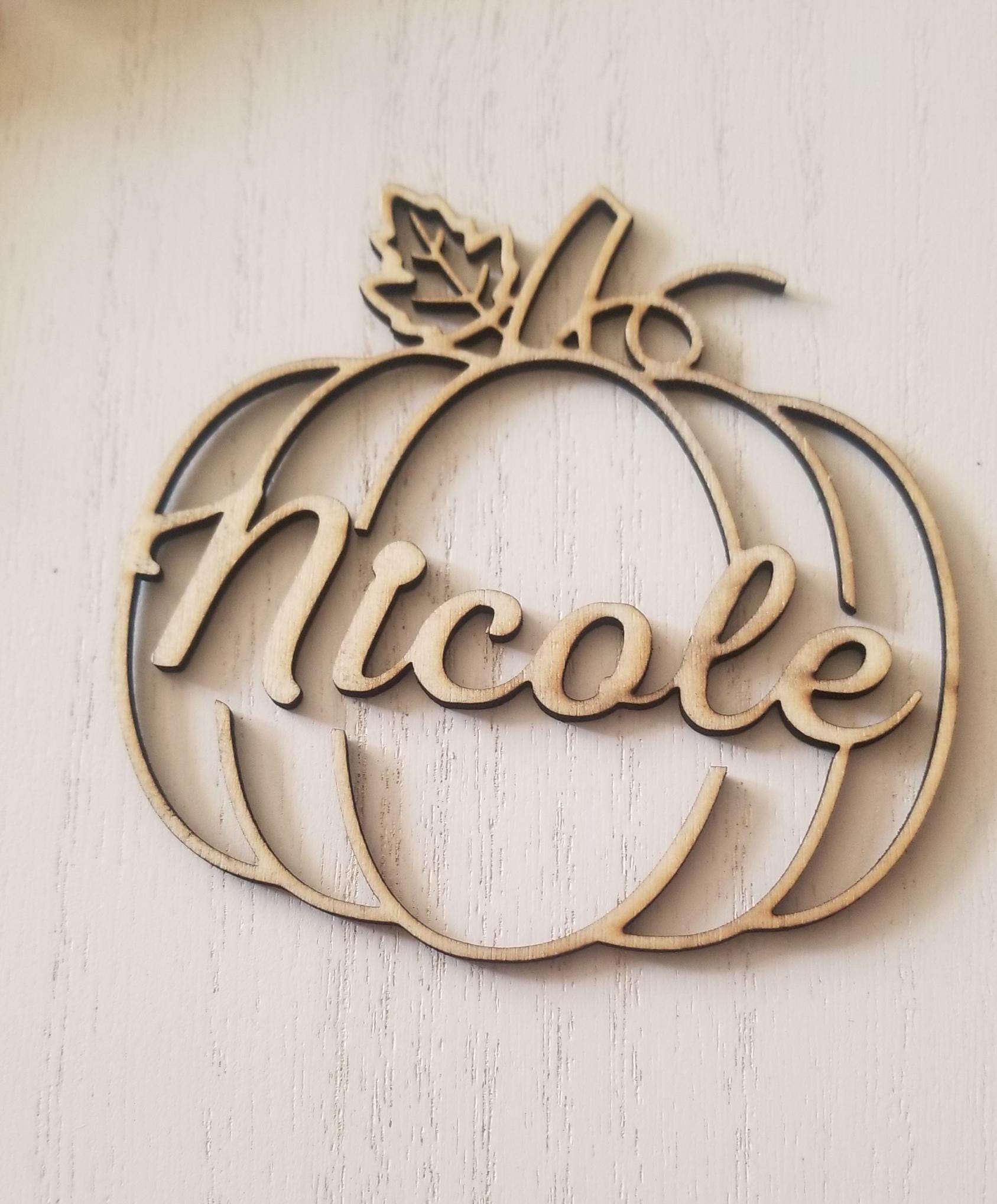 Custom Pumpkin Name Card, Wood Place Card, Work Holiday Party, Thanksgiving Table setting, Hosting decor Favors, Friendsgiving dinner