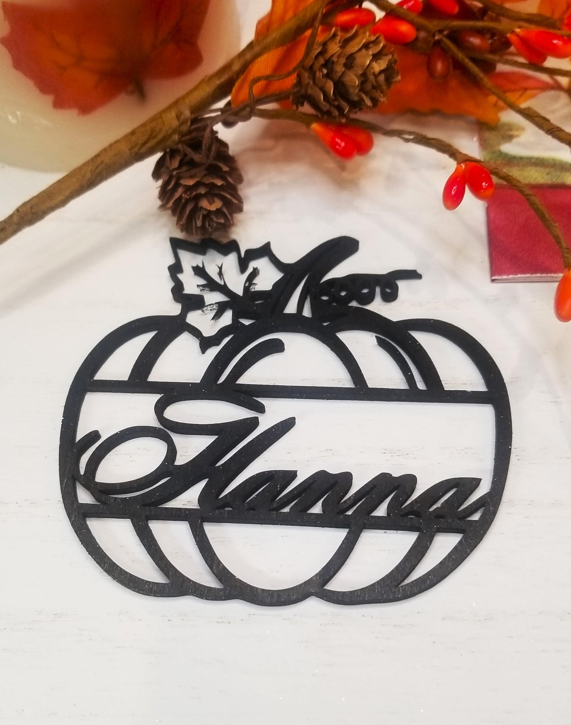 Personalized wood place card, Pumpkin Name Card, Hosting Holiday Party, Thanksgiving Table setting, Fall decor Favors Friendsgiving dinner