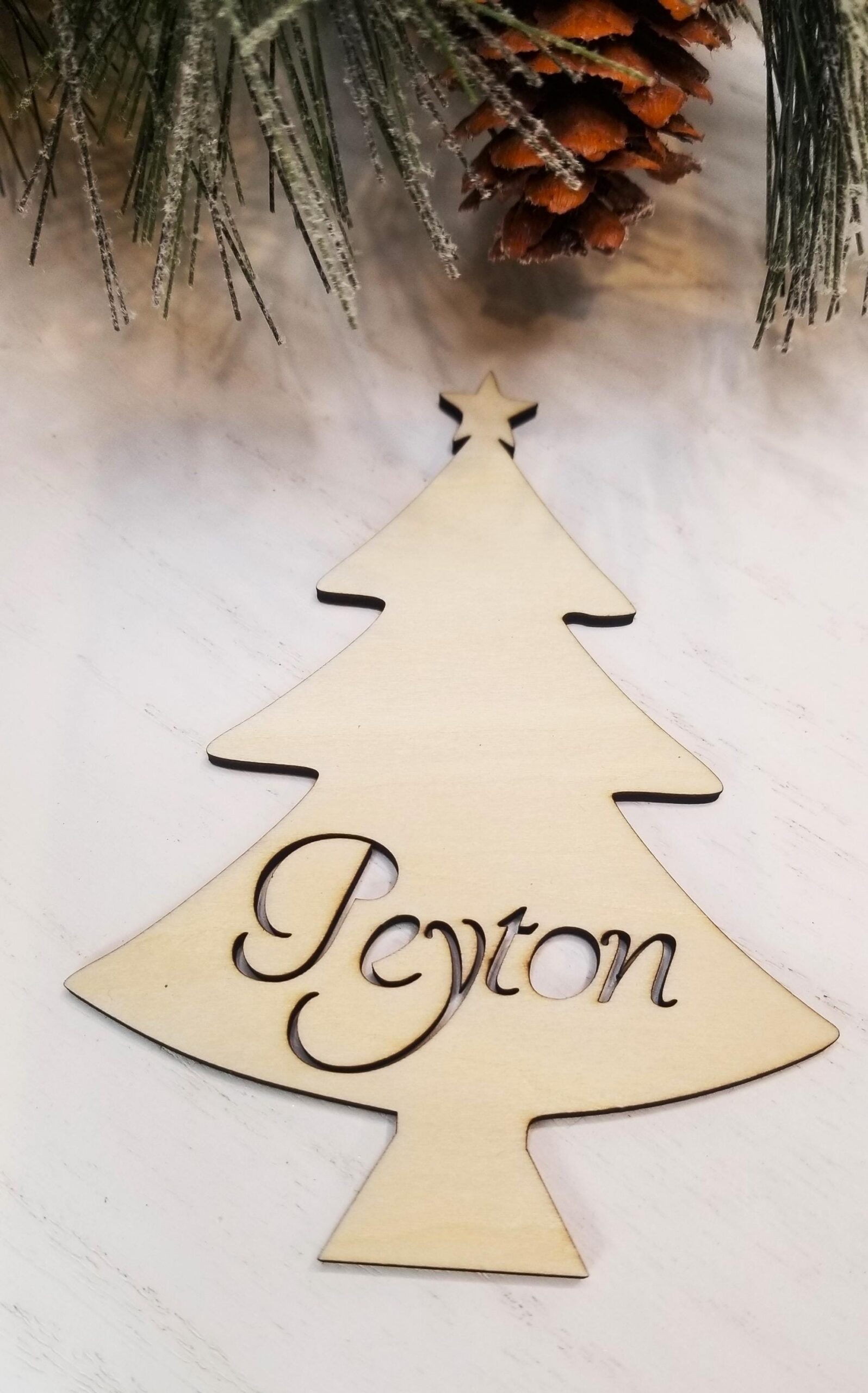 Personalized Christmas tree Name Card, Wood Place Card, Work Holiday Party, Christmas Table setting, Hosting decoration, Holiday Favors