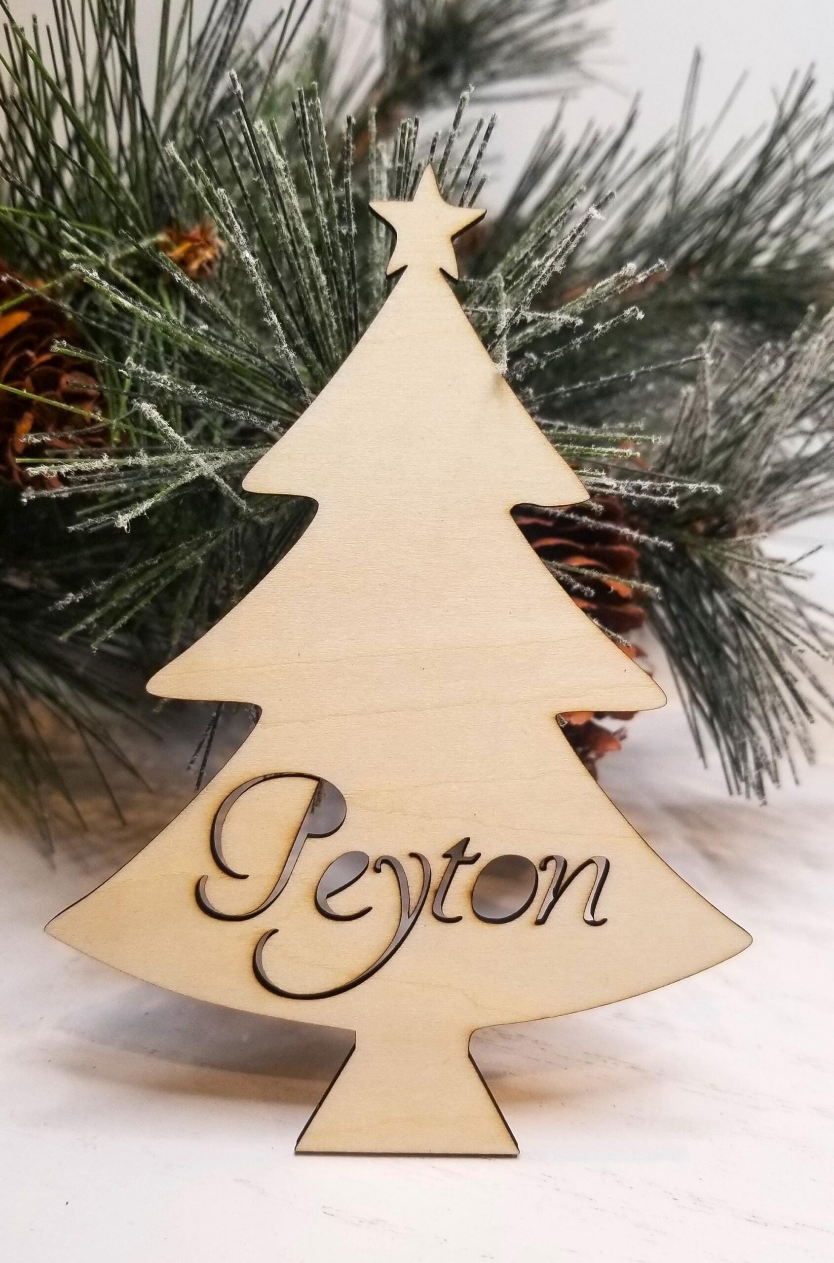 Personalized Christmas tree Name Card, Wood Place Card, Work Holiday Party, Christmas Table setting, Hosting decoration, Holiday Favors