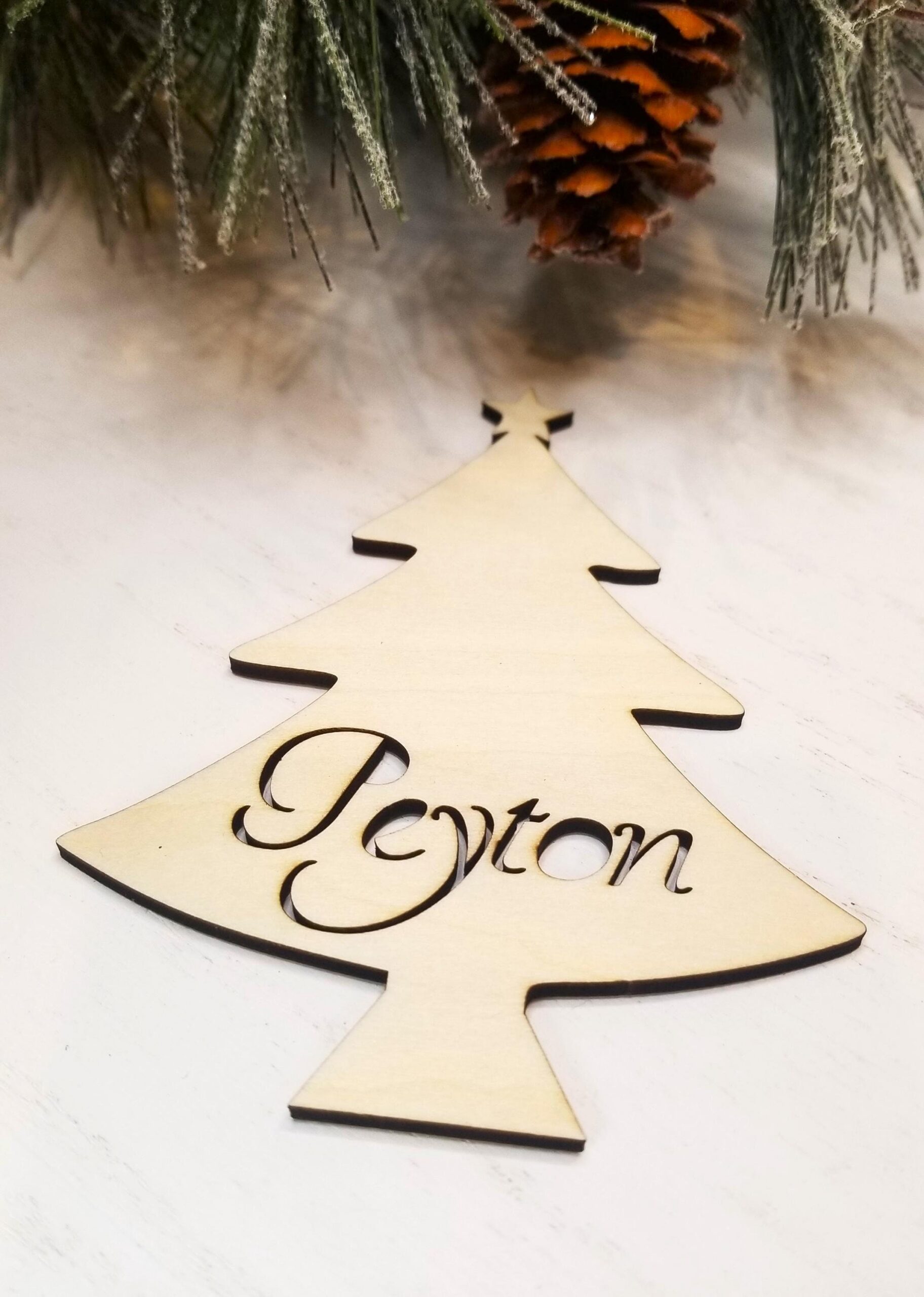Personalized Christmas tree Name Card, Wood Place Card, Work Holiday Party, Christmas Table setting, Hosting decoration, Holiday Favors