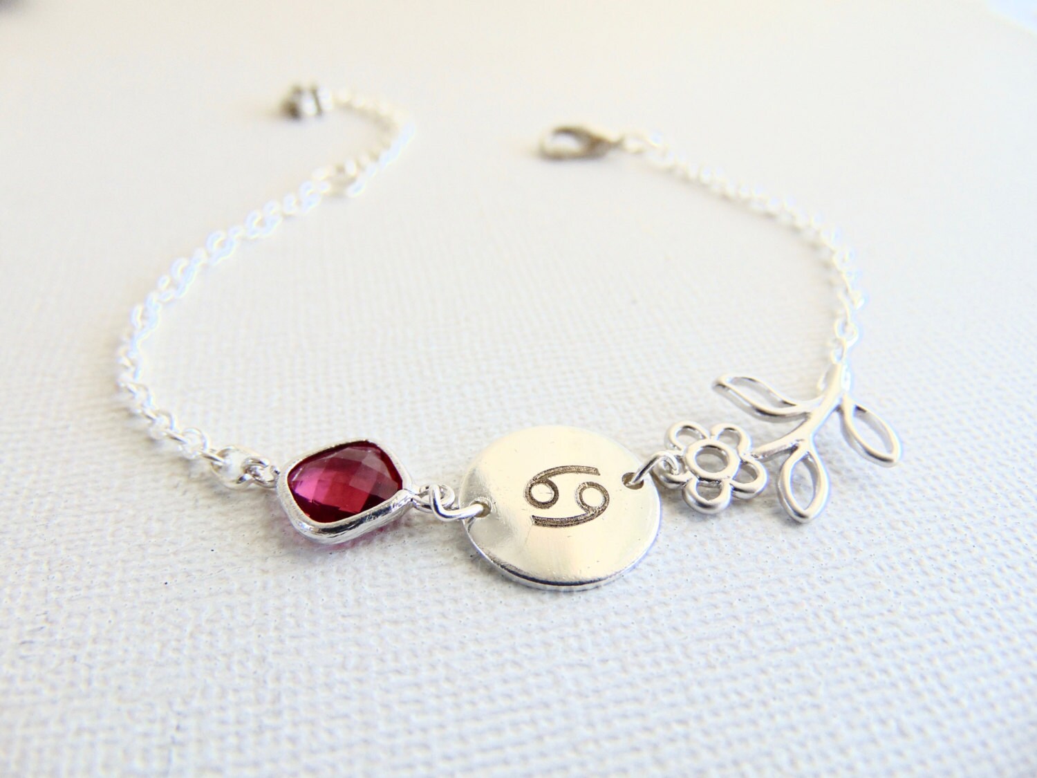 Zodiac bracelet, Libra, Aries, Taurus, Gemini, Cancer, Leo, Virgo, Libra, Scorpio, Sagittarius, Capricorn, Aquarius, Pisces bracelet.
